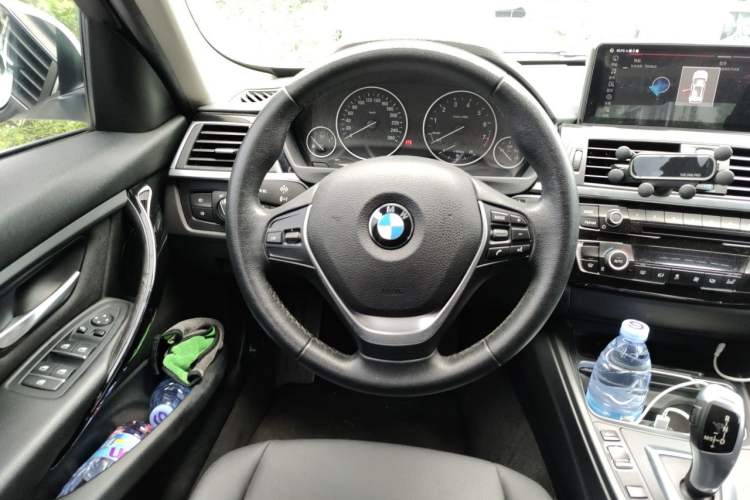 Used BMW 3 Series 2017 318Li Fashion Model Steering Wheel