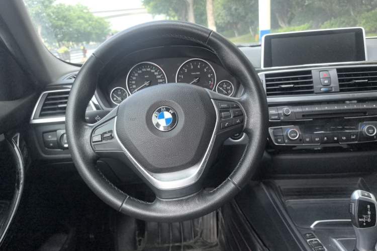 Used BMW 3 Series 2017 320Li Fashion Model Steering Wheel
