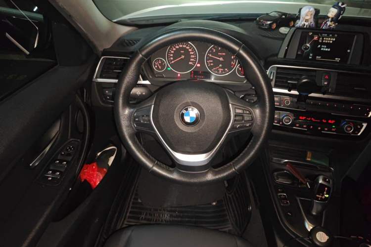 Used BMW 3 Series 2017 320Li xDrive Fashion Model Steering Wheel