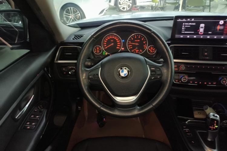 Used BMW 3 Series 2017 320Li Fashion Model Steering Wheel