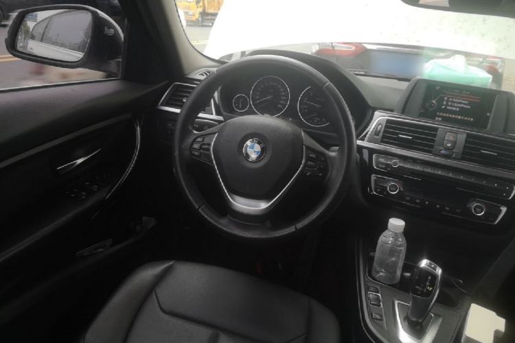 Used BMW 3 Series 2017 320Li Fashion Model Steering Wheel