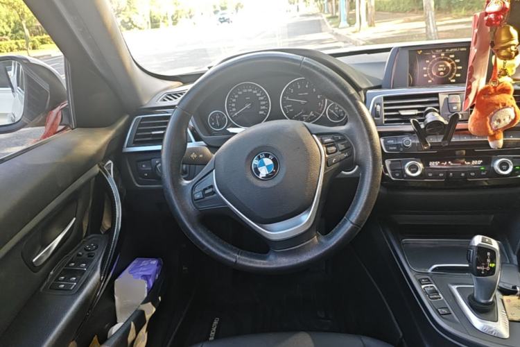 Used BMW 3 Series 2017 320Li Fashion Model Steering Wheel