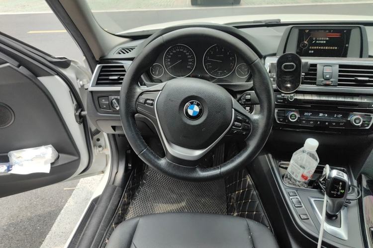 Used BMW 3 Series 2017 320Li Fashion Model Steering Wheel