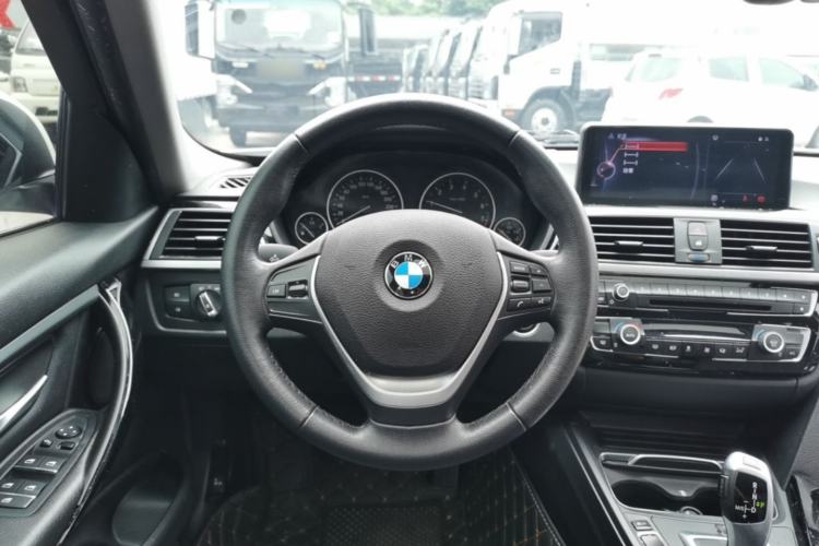 Used BMW 3 Series 2017 318Li Fashion Model Steering Wheel