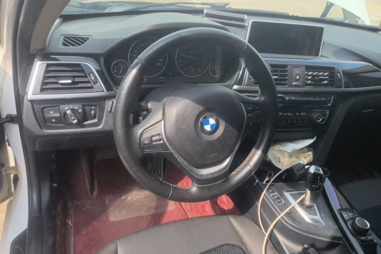 Used BMW 3 Series 2017 318Li Fashion Model Steering Wheel