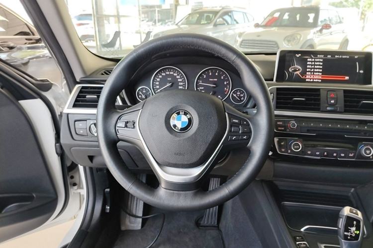 Used BMW 3 Series 2017 320Li xDrive Fashion Model Steering Wheel