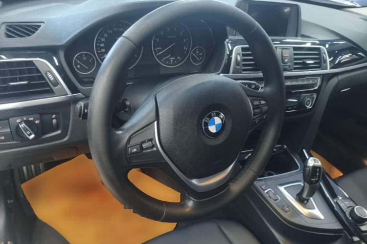 Used BMW 3 Series 2017 320Li Fashion Model Steering Wheel