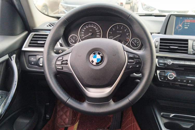 Used BMW 3 Series 2017 320Li Fashion Model Steering Wheel