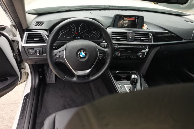 Used BMW 3 Series 2017 320Li Fashion Model Steering Wheel