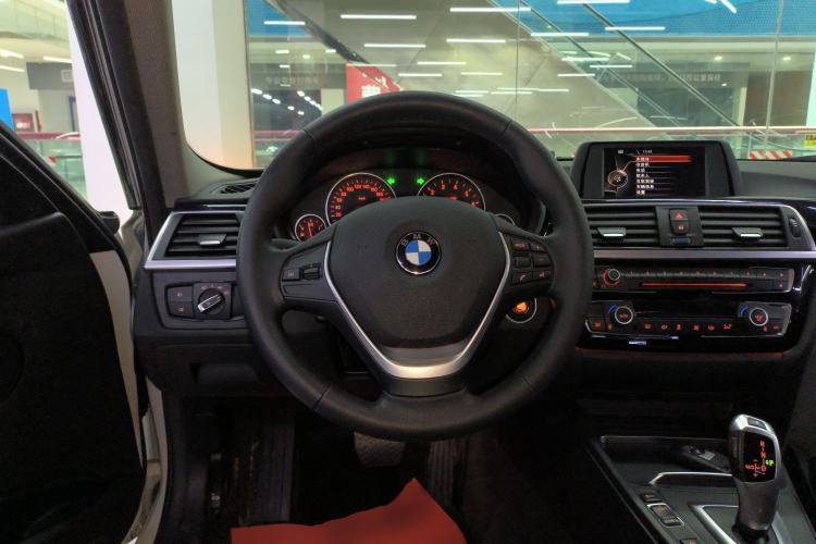 Used BMW 3 Series 2017 320Li Fashion Model Steering Wheel
