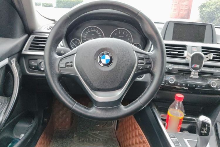 Used BMW 3 Series 2017 320Li Fashion Model Steering Wheel