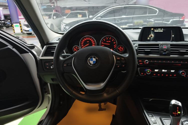 Used BMW 3 Series 2017 320Li Fashion Model Steering Wheel