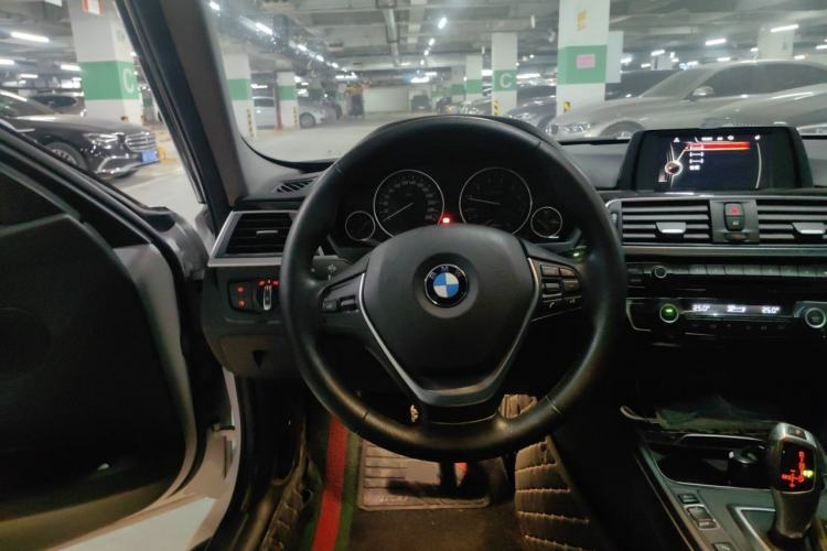 Used BMW 3 Series 2017 320Li Fashion Model Steering Wheel