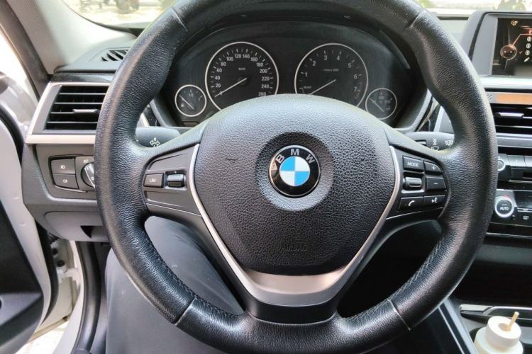 Used BMW 3 Series 2017 320Li Fashion Model Steering Wheel