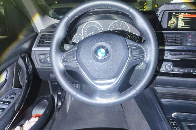 Used BMW 3 Series 2017 318Li Fashion Model Steering Wheel