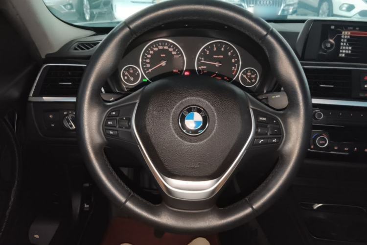 Used BMW 3 Series 2017 320Li Fashion Model Steering Wheel