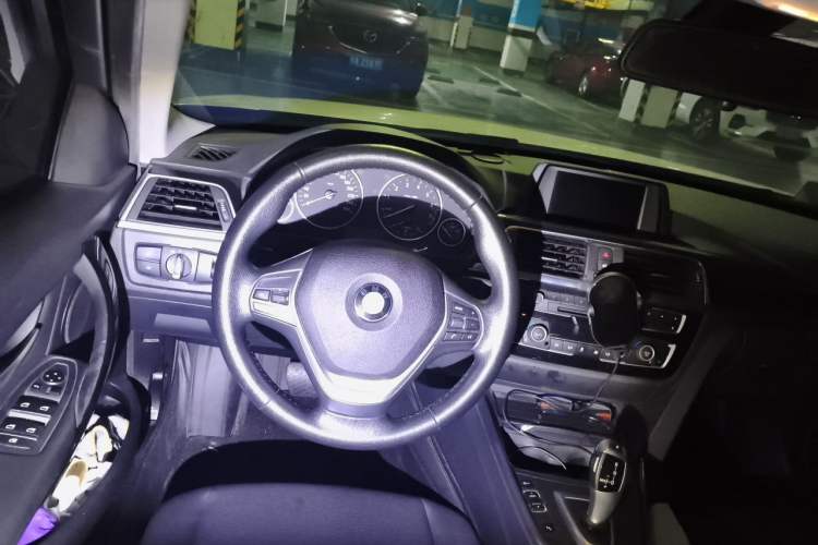 Used BMW 3 Series 2017 320Li Fashion Model Steering Wheel