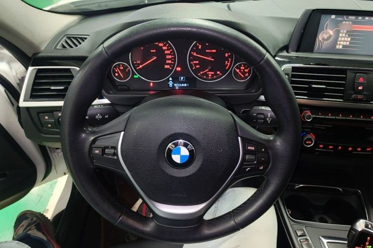 Used BMW 3 Series 2017 320Li Fashion Model Steering Wheel