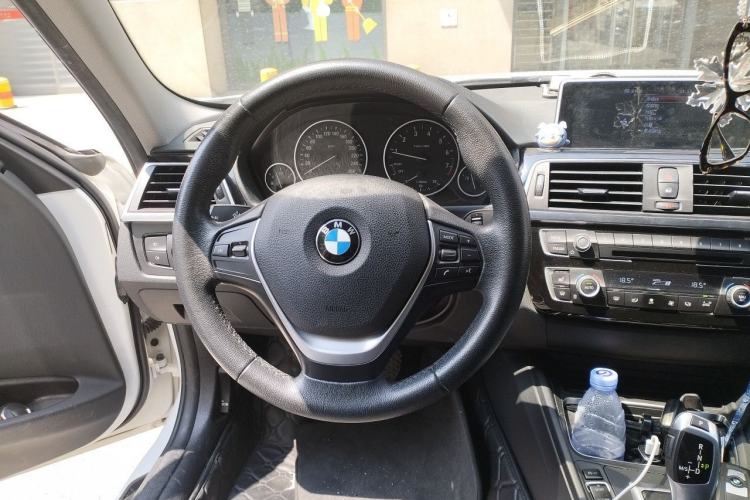 Used BMW 3 Series 2017 320Li Fashion Model Steering Wheel