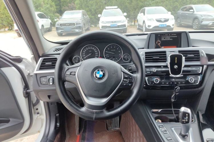 Used BMW 3 Series 2017 320Li Fashion Model Steering Wheel