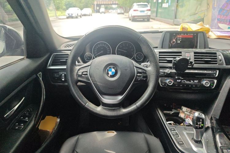 Used BMW 3 Series 2017 318Li Fashion Model Steering Wheel