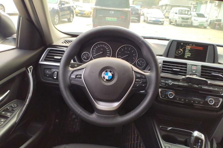 Used BMW 3 Series 2017 320Li Fashion Model Steering Wheel