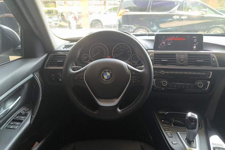 Used BMW 3 Series 2017 320Li Fashion Model Steering Wheel