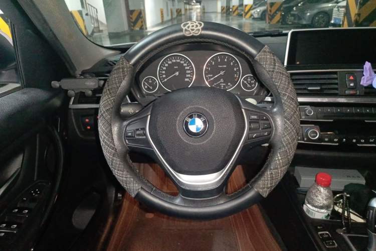 Used BMW 3 Series 2017 320Li Fashion Model Steering Wheel