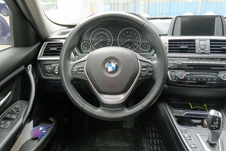 Used BMW 3 Series 2017 320Li Fashion Model Steering Wheel