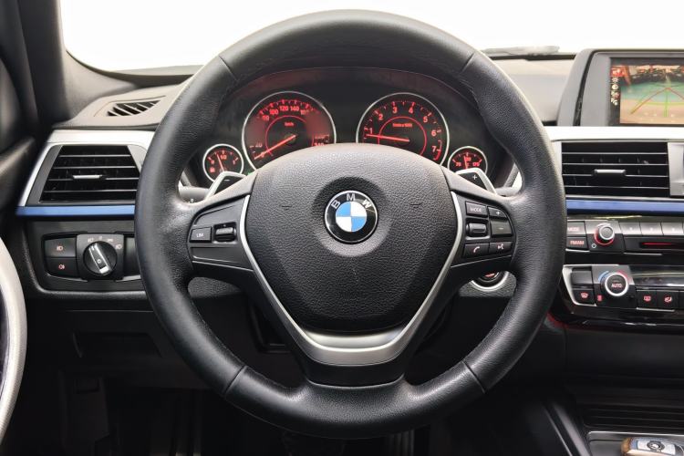 Used BMW 3 Series 2017 320i M Sport Steering Wheel