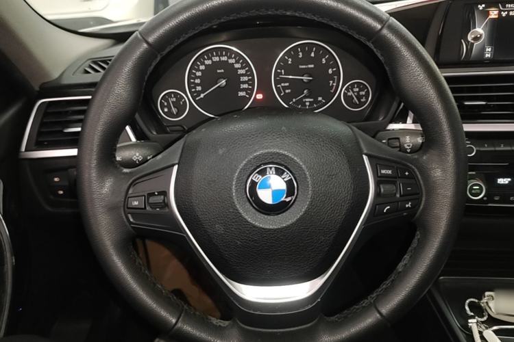 Used BMW 3 Series 2017 320Li Fashion Model Steering Wheel