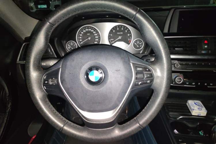 Used BMW 3 Series 2017 320Li Fashion Model Steering Wheel