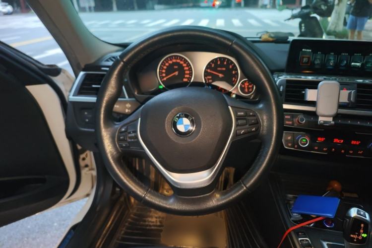Used BMW 3 Series 2017 320Li Luxury Design Package Steering Wheel