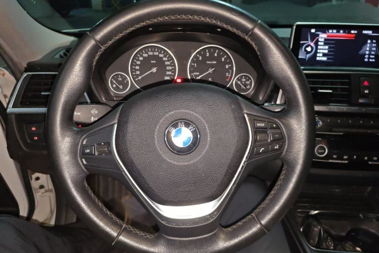 Used BMW 3 Series 2017 318Li Fashion Model Steering Wheel