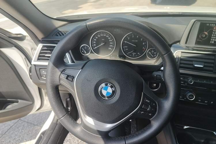 Used BMW 3 Series 2017 320Li Fashion Model Steering Wheel