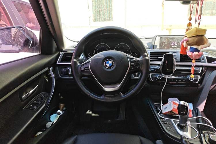 Used BMW 3 Series 2017 320Li Fashion Model Steering Wheel