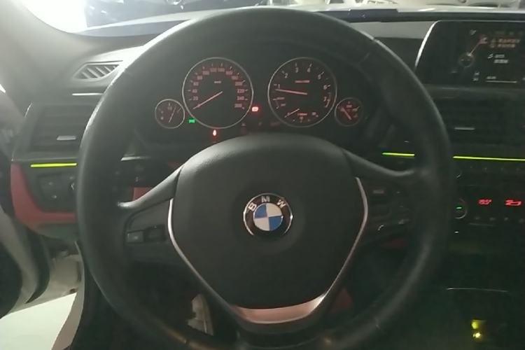 Used BMW 3 Series 2017 320Li Fashion Model Steering Wheel