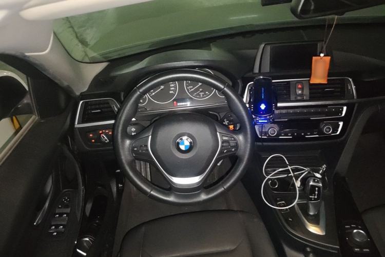 Used BMW 3 Series 2017 320Li Fashion Model Steering Wheel