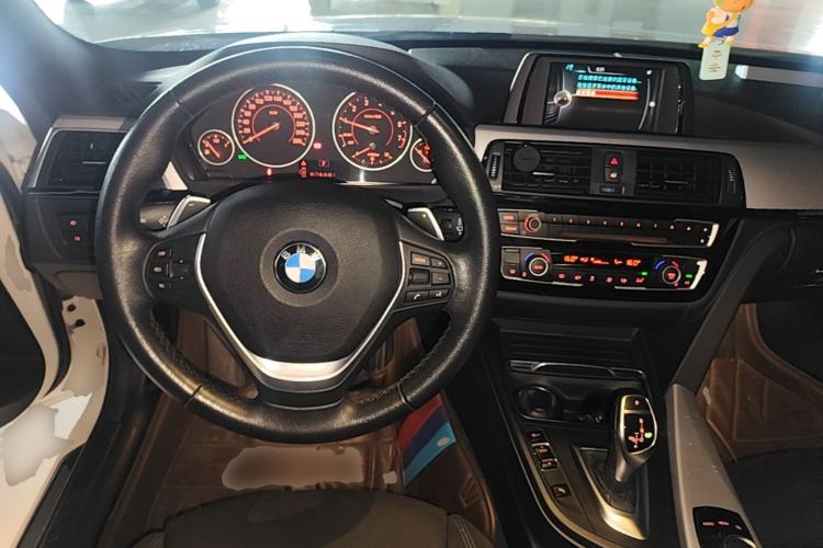Used BMW 3 Series 2017 320i M Sport Steering Wheel