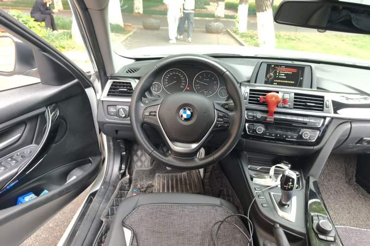 Used BMW 3 Series 2017 318Li Fashion Model Steering Wheel