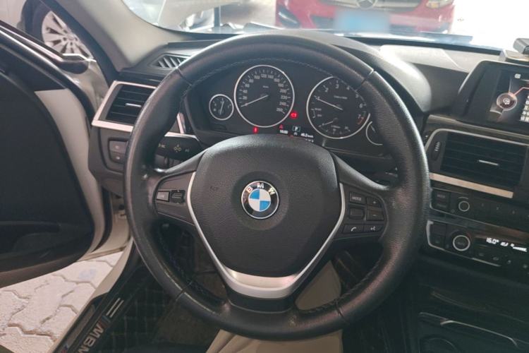 Used BMW 3 Series 2017 320Li Fashion Model Steering Wheel