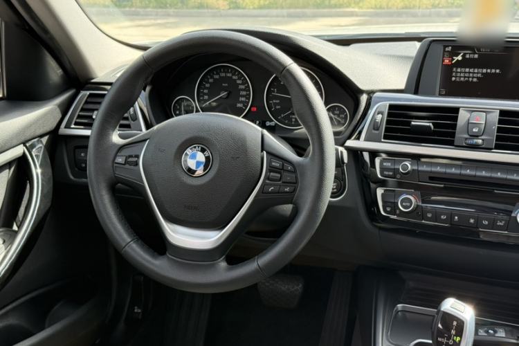 Used BMW 3 Series 2017 320Li Fashion Model Steering Wheel