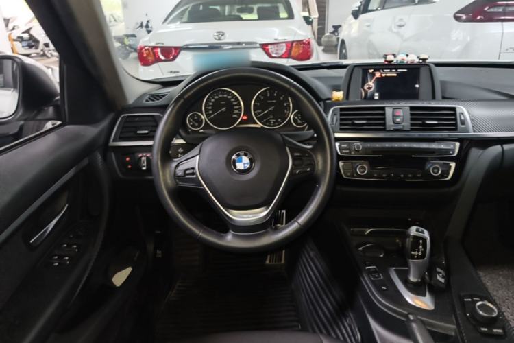Used BMW 3 Series 2017 320Li Fashion Model Steering Wheel