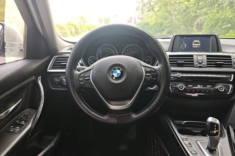 Used BMW 3 Series 2017 320Li Fashion Model Steering Wheel