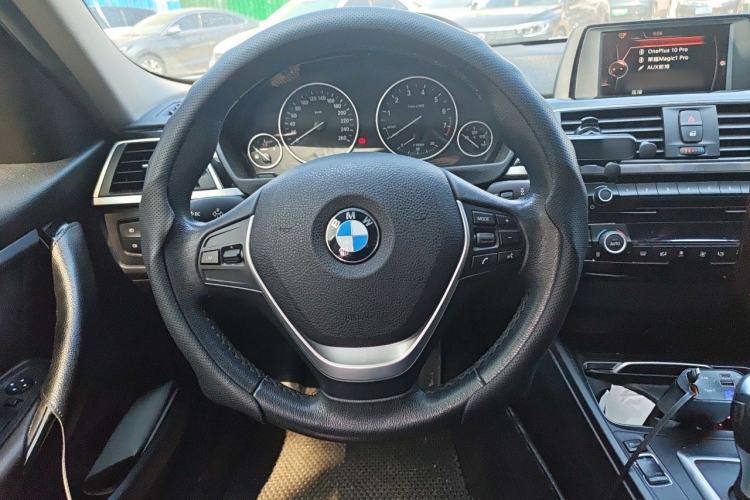 Used BMW 3 Series 2017 318i Fashion Model Steering Wheel