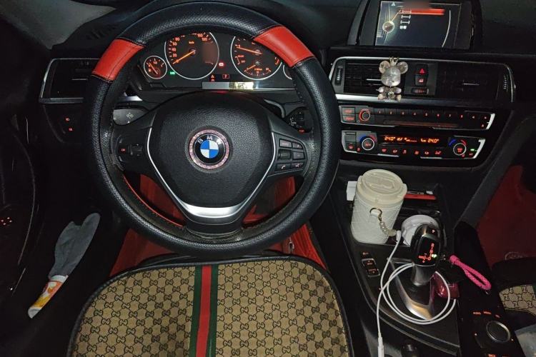 Used BMW 3 Series 2017 318i Fashion Model Steering Wheel