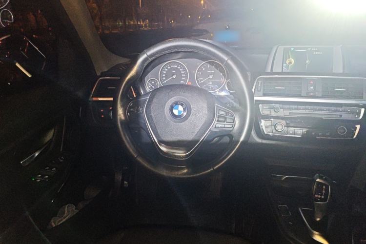 Used BMW 3 Series 2017 318Li Fashion Model Steering Wheel