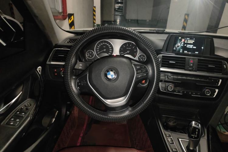 Used BMW 3 Series 2017 320Li Fashion Model Steering Wheel