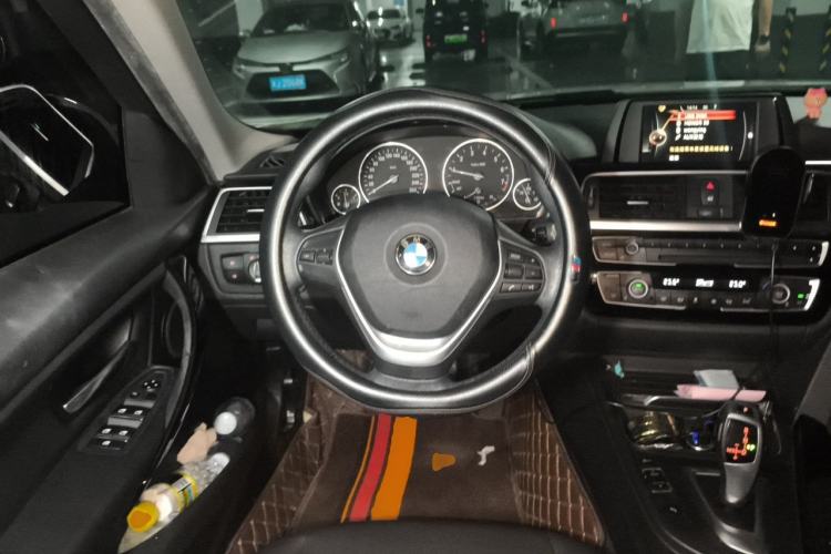 Used BMW 3 Series 2017 318Li Fashion Model Steering Wheel