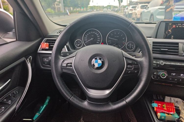 Used BMW 3 Series 2017 320Li Fashion Model Steering Wheel